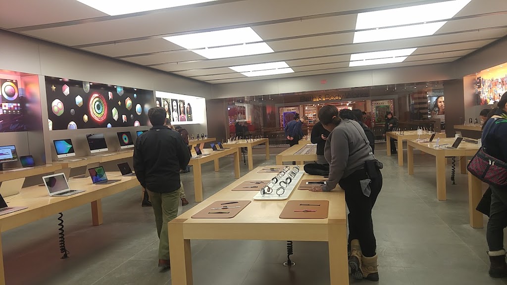 Apple Fairview | 1800 Sheppard Ave E, Toronto, ON M2J 5A7, Canada | Phone: (416) 646-4412