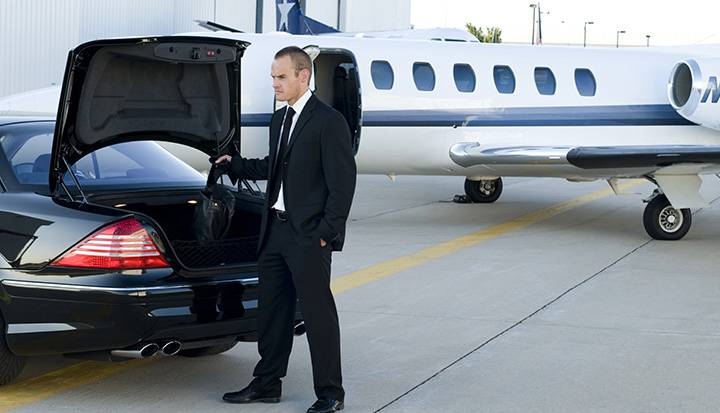 Toronto Airport Limo Flat Rate | point of interest | 8 Lyle Wy, Brampton, ON L6X 0B4, Canada | 6475181064 OR +1 647-518-1064