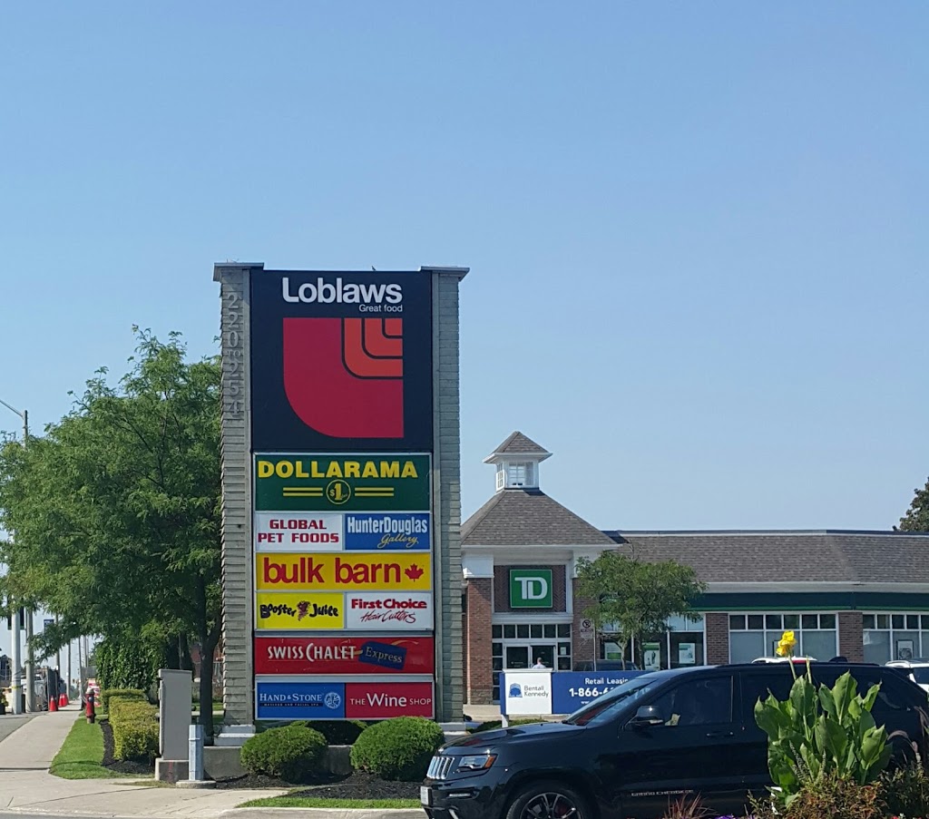 Dollarama | 228 Lakeshore Road W Credit Landing Shopping Centre, Mississauga, ON L5H 1G6, Canada | Phone: (905) 274-5716