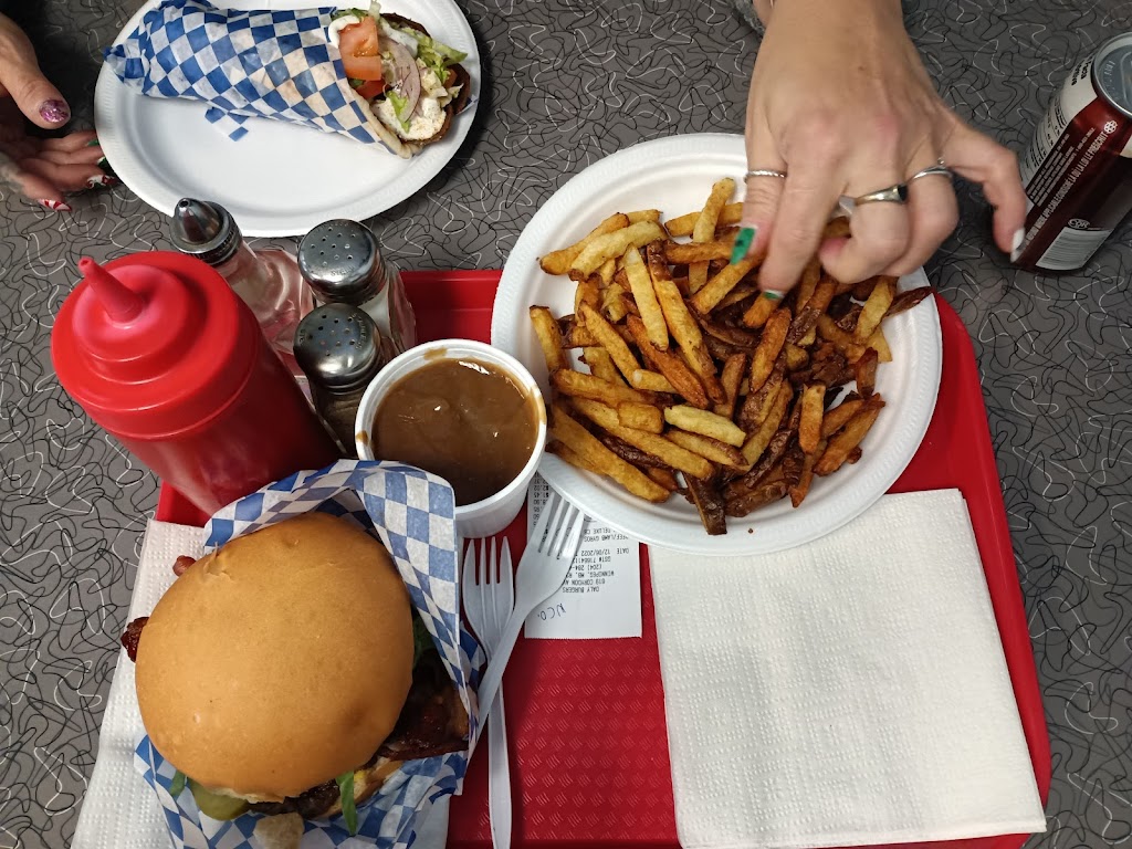 Daly Burgers | 619 Corydon Ave, Winnipeg, MB R3L 0P3, Canada | Phone: (204) 284-4944