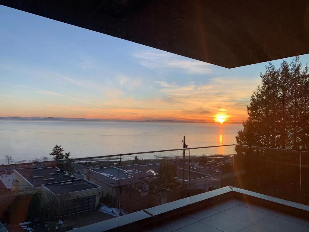Douglas | Your Real Estate Specialist | 2280 163 St, Surrey, BC V3Z 0S4, Canada | Phone: (778) 551-6088