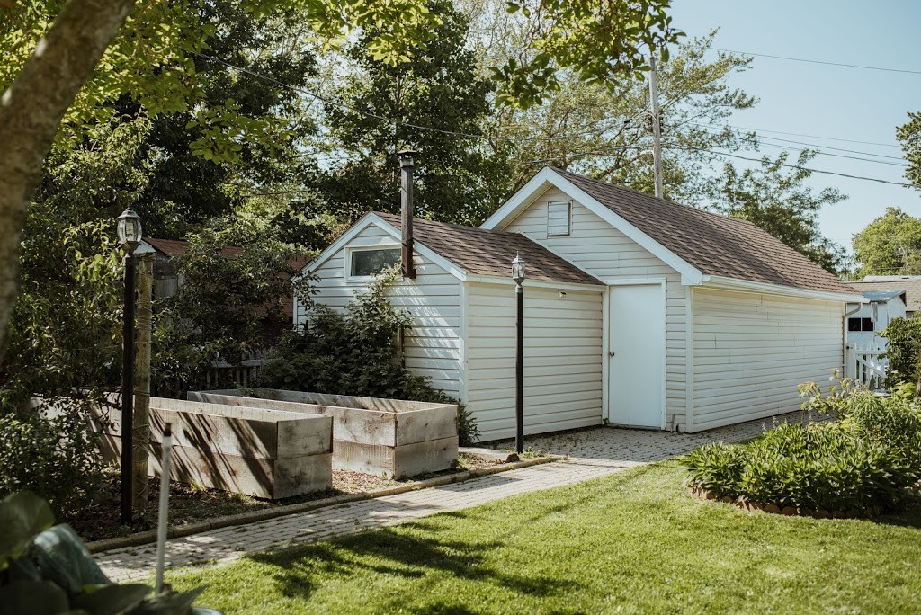 The Cedar House Kingsville | 1033 Cedar Dr, Kingsville, ON N9Y 3V5, Canada | Phone: (519) 981-1417