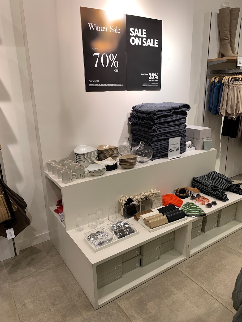 OAK + FORT Outlet | 7899 Templeton Station Rd #1010, Richmond, BC V7B 0B7, Canada | Phone: (604) 655-6911