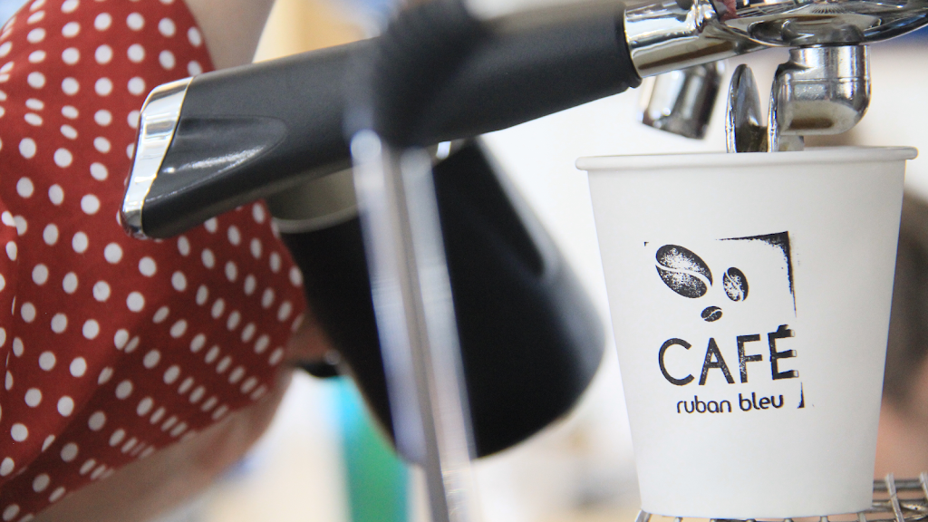 Café Ruban Bleu | 1017 Bd Saint-Jean-Baptiste local 100, Mercier, QC J6R 1B8, Canada | Phone: (450) 201-2929