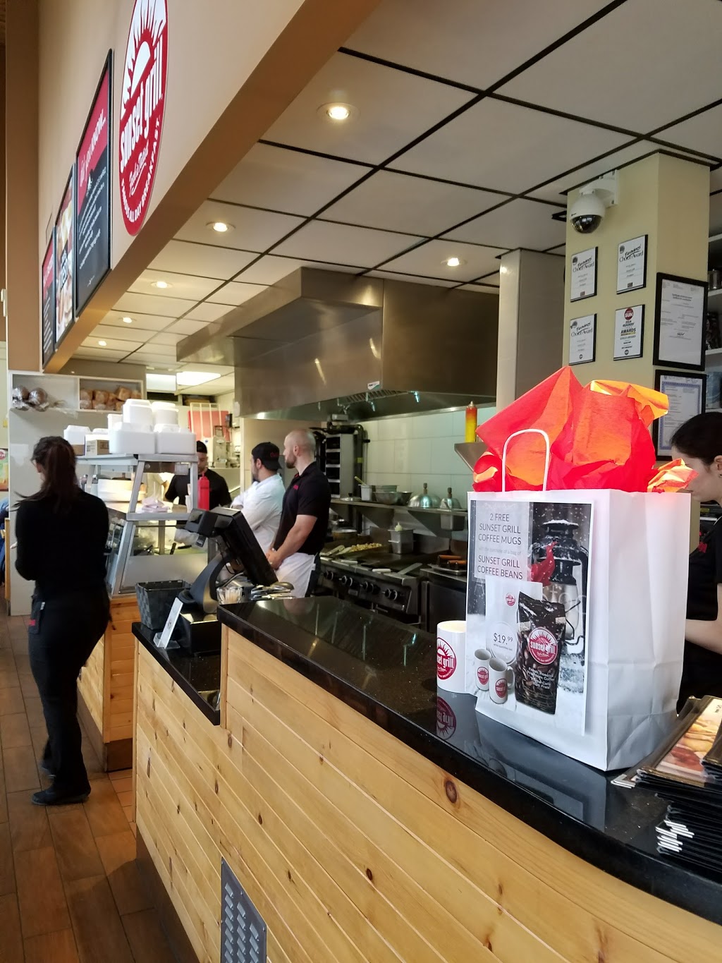 Sunset Grill | 13255 ON-27, Nobleton, ON L0G 1N0, Canada | Phone: (905) 558-7380