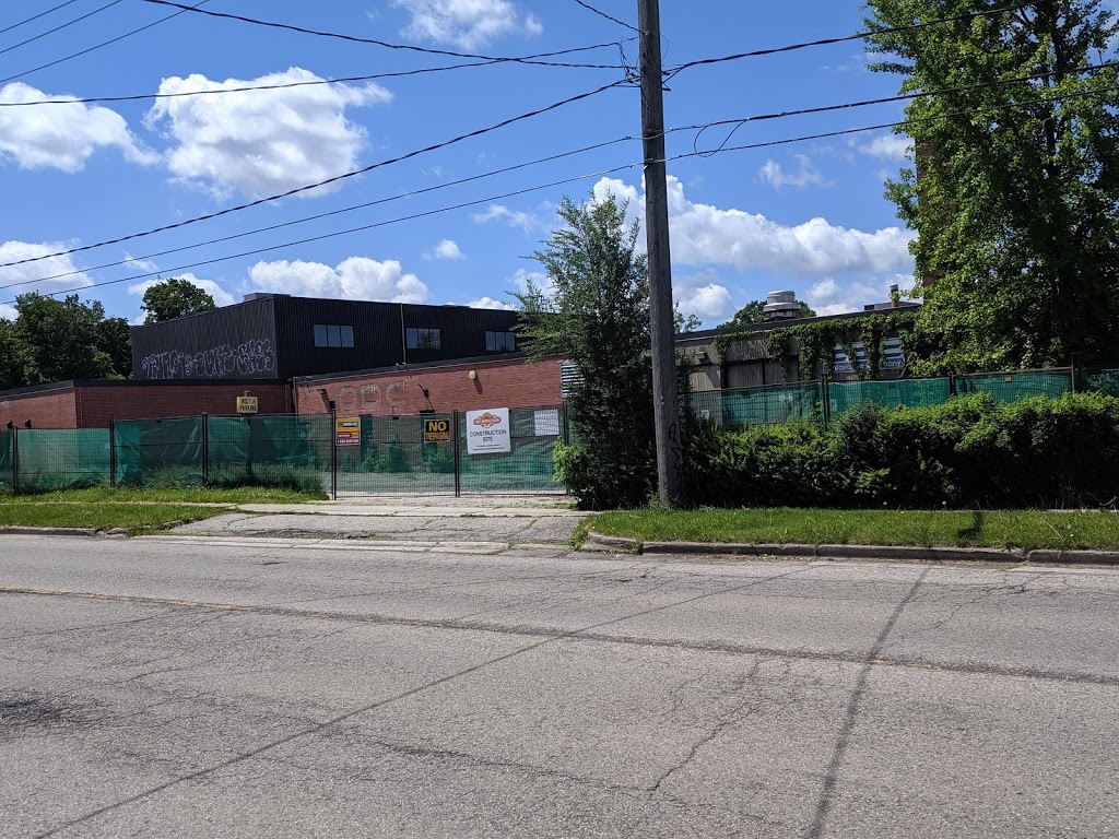 Union Crossing | 112 Union St E Waterloo N2J0E4, 112 Union St E, Waterloo, ON N2J 1C2, Canada