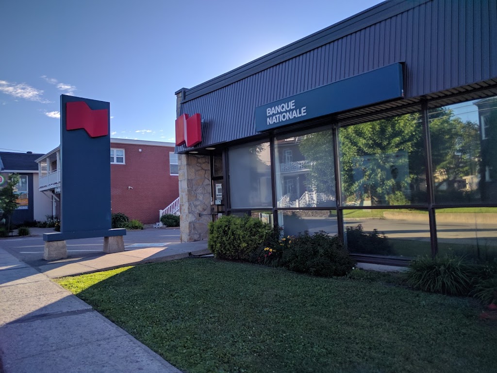 Banque Nationale | 688 Rue Jean-Rioux, Trois-Pistoles, QC G0L 4K0, Canada | Phone: (418) 851-2071