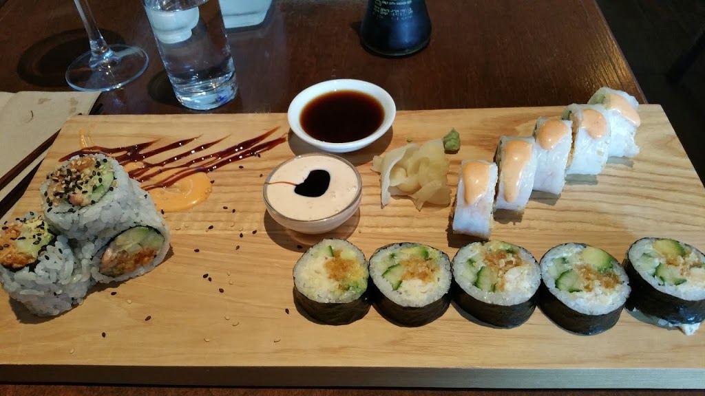 Sushi Taxi | 1810 Route des Rivières #107, Saint-Nicolas, QC G7A 2P6, Canada | Phone: (418) 831-9393