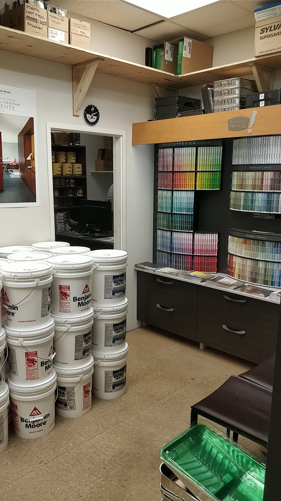 Arbutus Paint Centre | 2930 Arbutus St, Vancouver, BC V6J 3Y9, Canada | Phone: (604) 224-0421