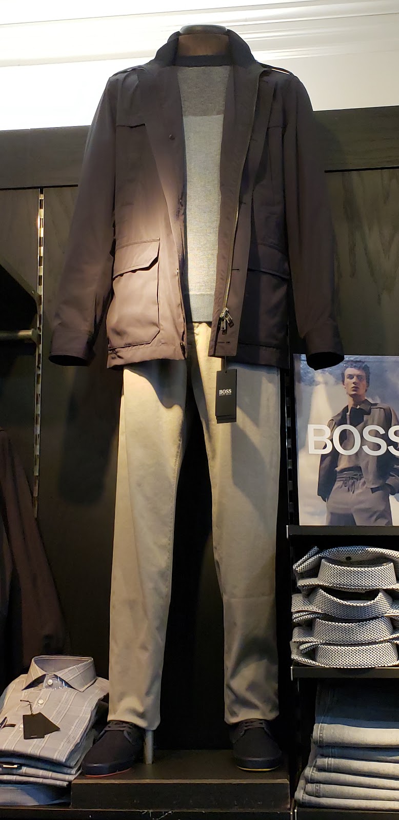 Crossings | 17600 Yonge St, Newmarket, ON L3Y 4Z1, Canada | Phone: (905) 898-7195