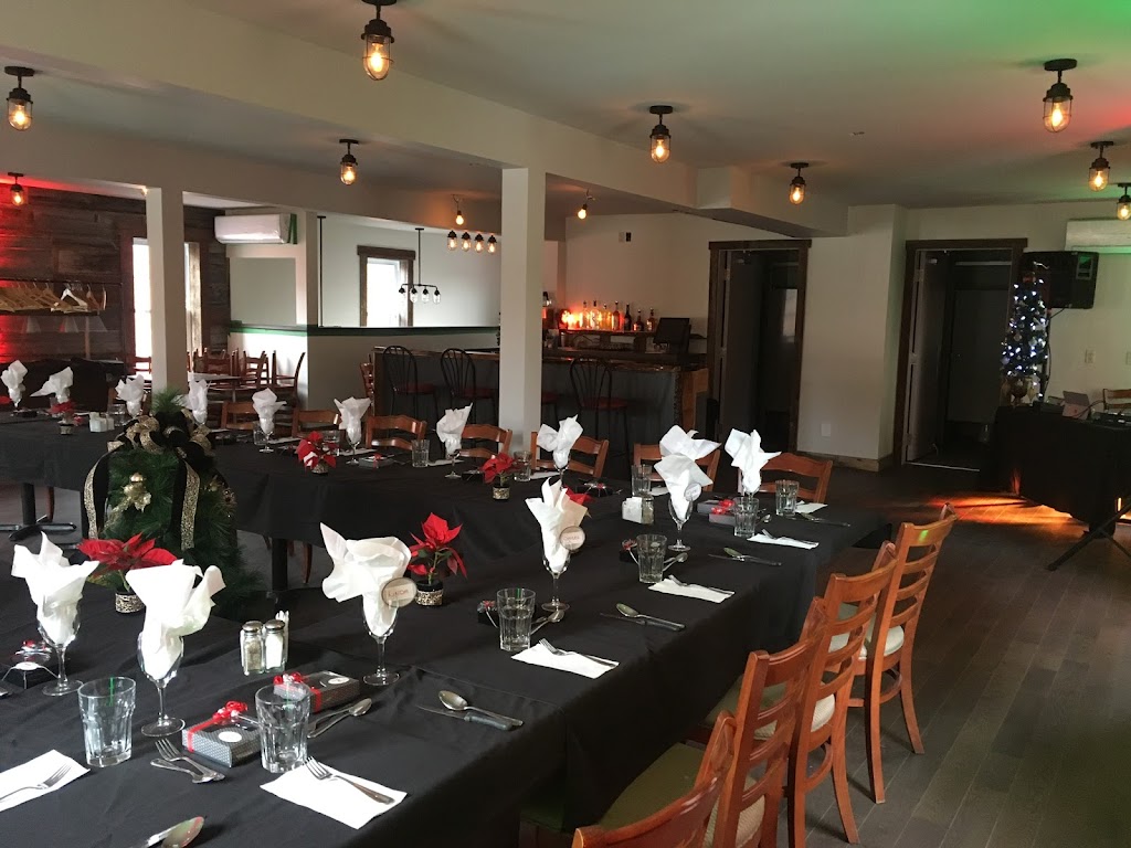 Resto/Pub Interlude | 58 Rue Principale, Bedford, QC J0J 1A0, Canada | Phone: (450) 248-4491
