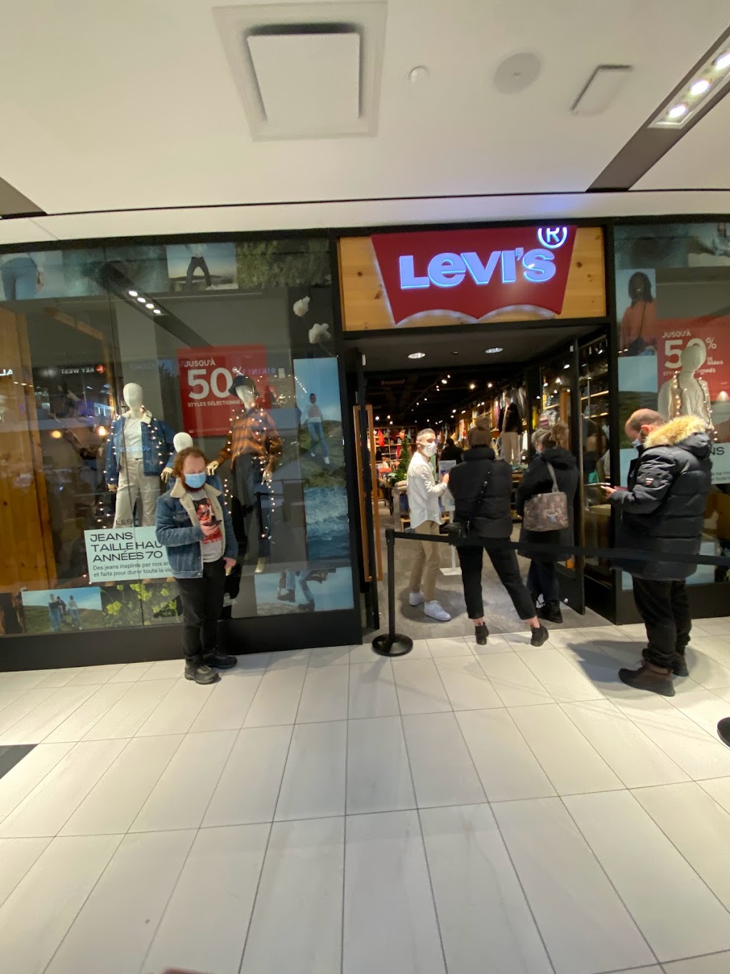 Levis Store | 2700 Bd Laurier, Québec, QC G1V 4J9, Canada | Phone: (418) 651-5998