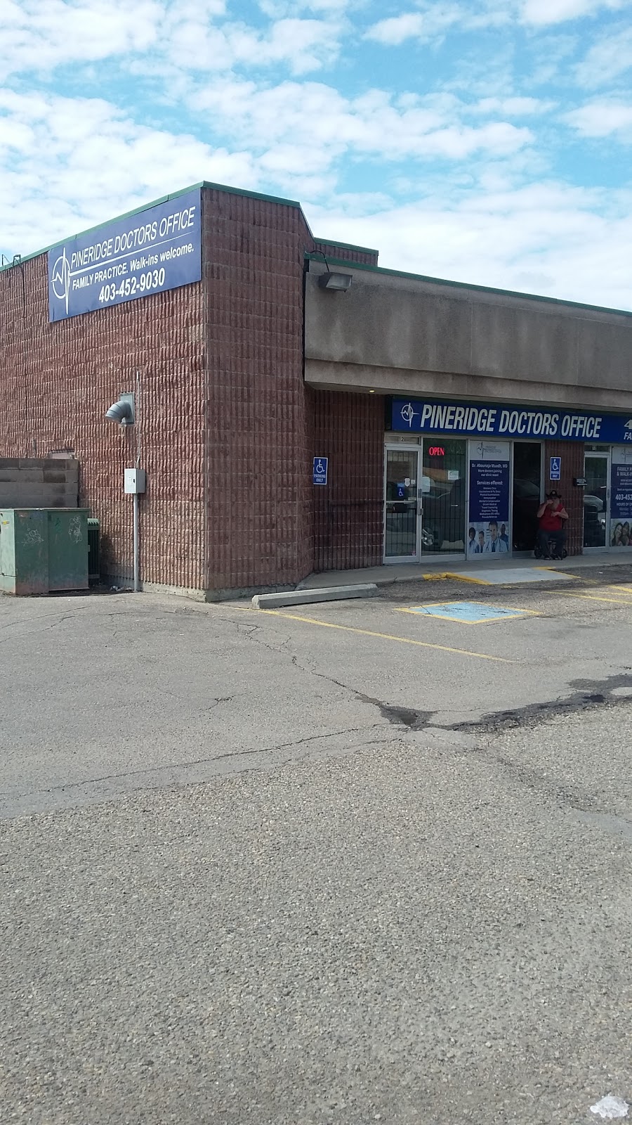 Pineridge Doctors Office | 6208 Rundlehorn Dr NE, Calgary, AB T1Y 2X1, Canada | Phone: (403) 452-9030