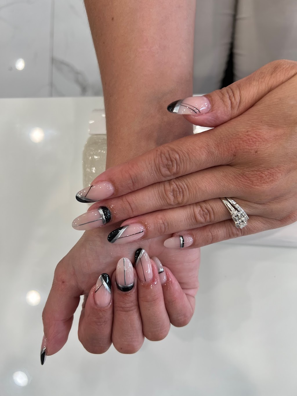 Napanee Nail Salon Inc. | 17 McPherson Dr, Napanee, ON K7R 3L1, Canada | Phone: (613) 354-6000