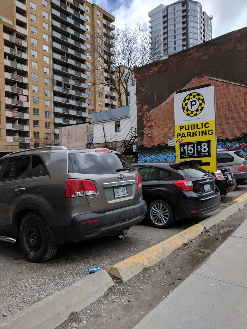 Unit Park | 81 Bond St, Toronto, ON M5B 1X4, Canada | Phone: (416) 366-7275