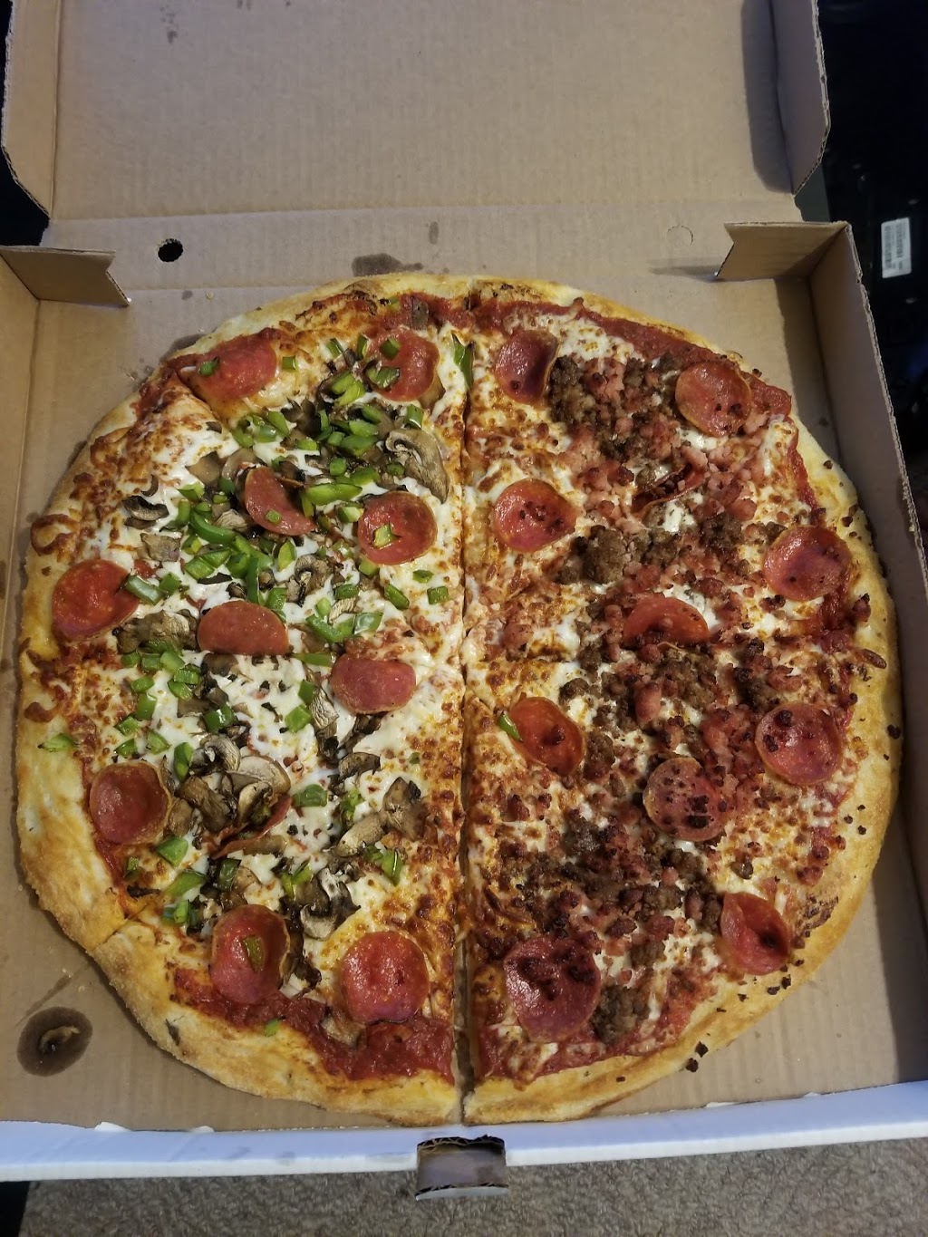 DownTown Pizza | 172 Wyse Rd, Dartmouth, NS B3A 1M6, Canada | Phone: (902) 466-2222