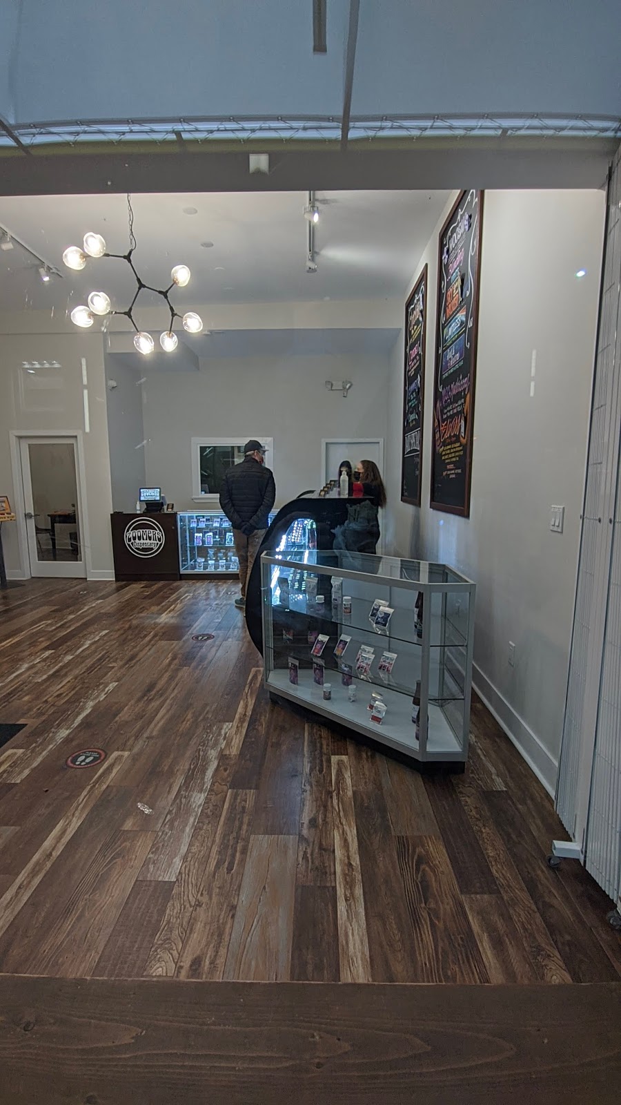 Zoomers Dispensary | 1181 Granville St, Vancouver, BC V6Z 1M1, Canada | Phone: (604) 558-3512