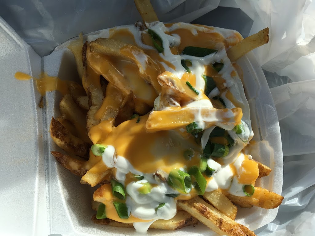 W.O.W Poutinerie | 35a Broadway, Orangeville, ON L9W 1J7, Canada | Phone: (519) 307-7229