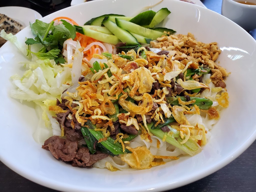 Phở Sơn | 100-2319 Keele St, North York, ON M6M 4A1, Canada | Phone: (416) 901-3437