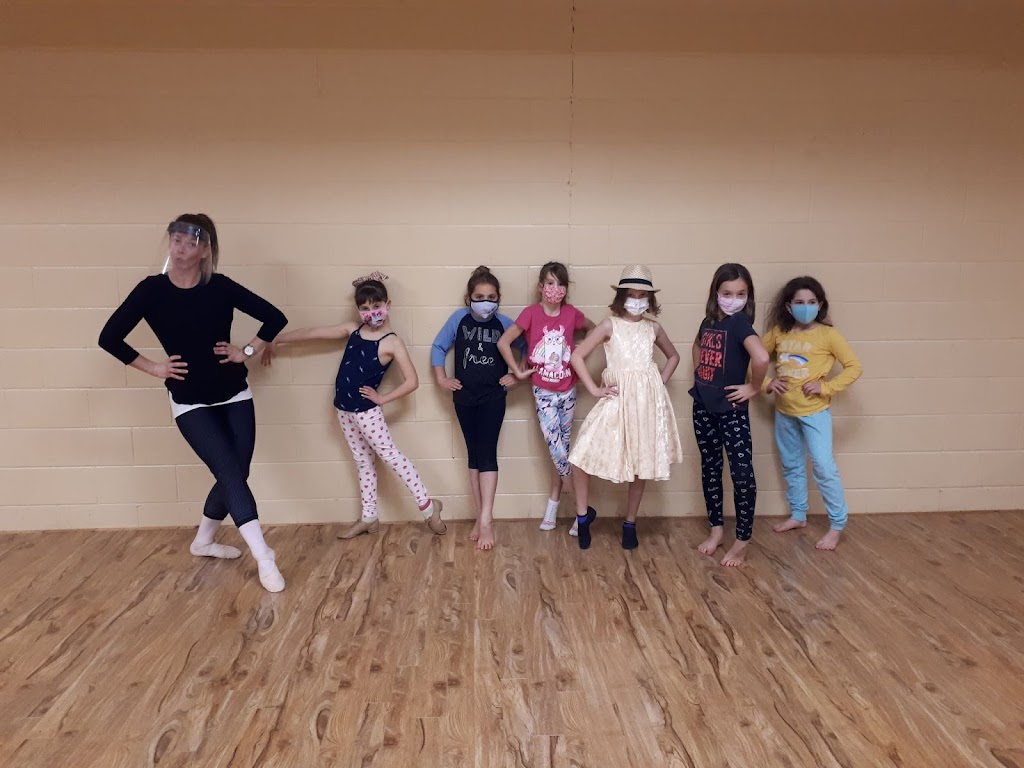 Susan Whitelock Dance Studio | 80 Edward St S, Arnprior, ON K7S 3W4, Canada | Phone: (613) 622-2427