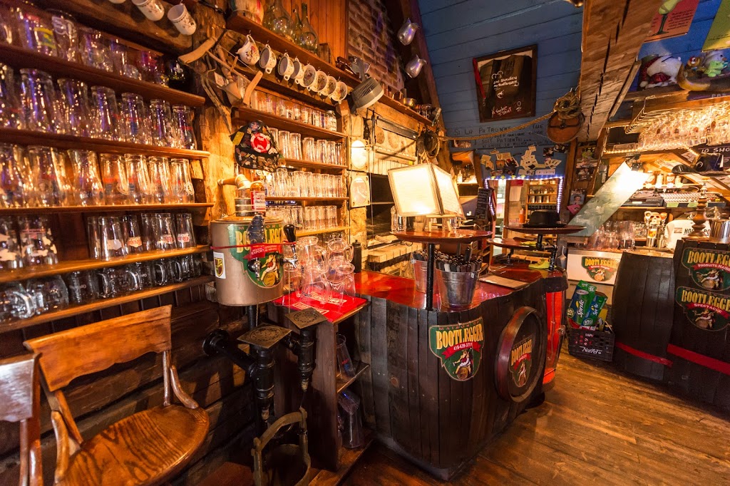 La Maison du Bootlegger | 110 Rang du Ruisseau des Frenes, La Malbaie, QC G5A 2C8, Canada | Phone: (418) 439-3711