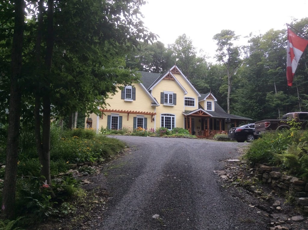 Tranquil Woods Bed & Breakfast | 50 N Portage Rd, Huntsville, ON P1H 2J6, Canada | Phone: (705) 788-7234
