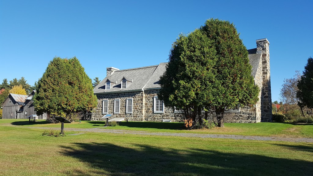 Camping des Voltigeurs | 575 Rue Montplaisir, Drummondville, QC J2B 6X1, Canada | Phone: (819) 477-1360