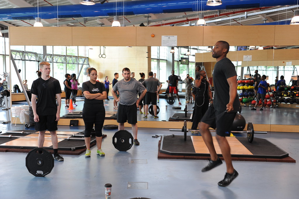 Commit 2 Fit Club | 5575 47a Ave, Delta, BC V4K 4B5, Canada | Phone: (778) 991-0180