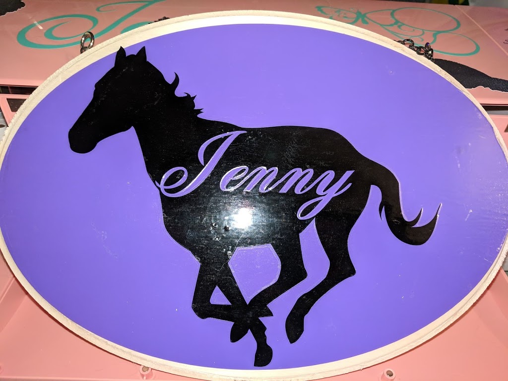 Hoofs and Hounds Creations | 1310 Old Second Line Rd, Kanata, ON K2W 0J1, Canada | Phone: (613) 296-7111