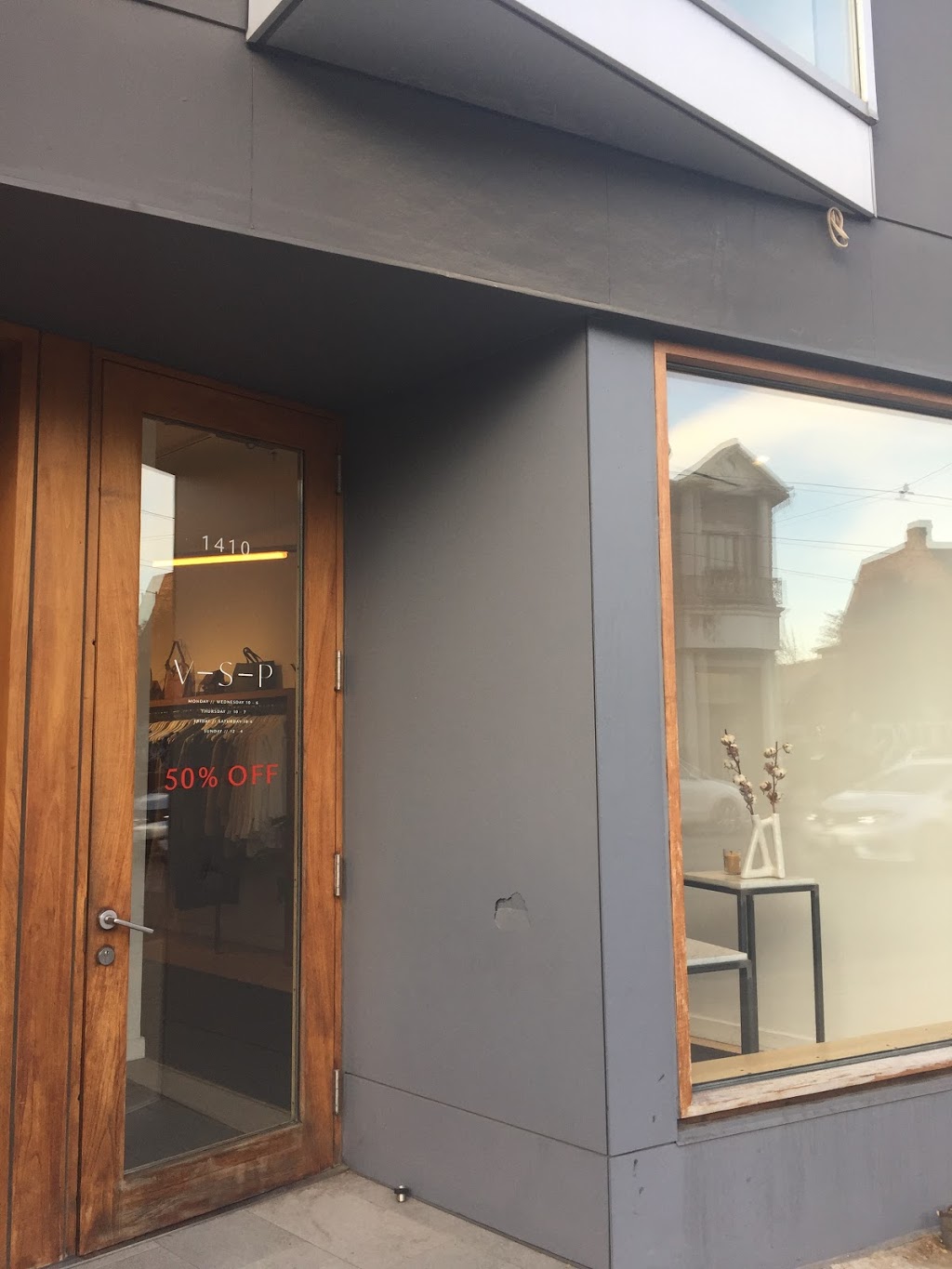 VSP Consignment | 1410 Dundas Street West, Toronto, ON M6J 1Y5, Canada | Phone: (416) 588-9821