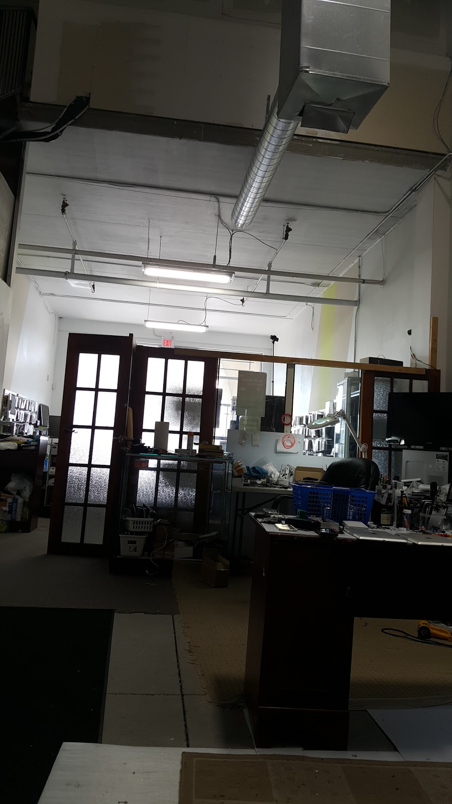 Space Electronics | 1055 Canadian Pl #104, Mississauga, ON L4W 0C2, Canada | Phone: (647) 885-8031