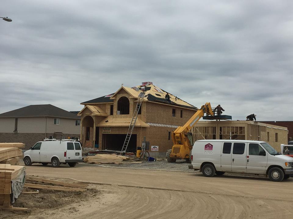 Straight Arrow Roofing | 95 Cayuga St, Brantford, ON N3S 1X1, Canada | Phone: (289) 260-9446