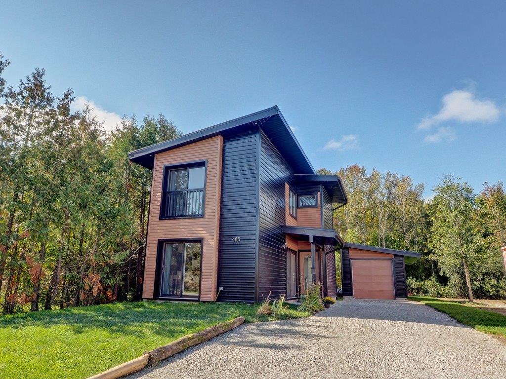 Small Dwellings Inc. | 8 Oak St, Barrie, ON L4M 3V2, Canada | Phone: (416) 277-8405