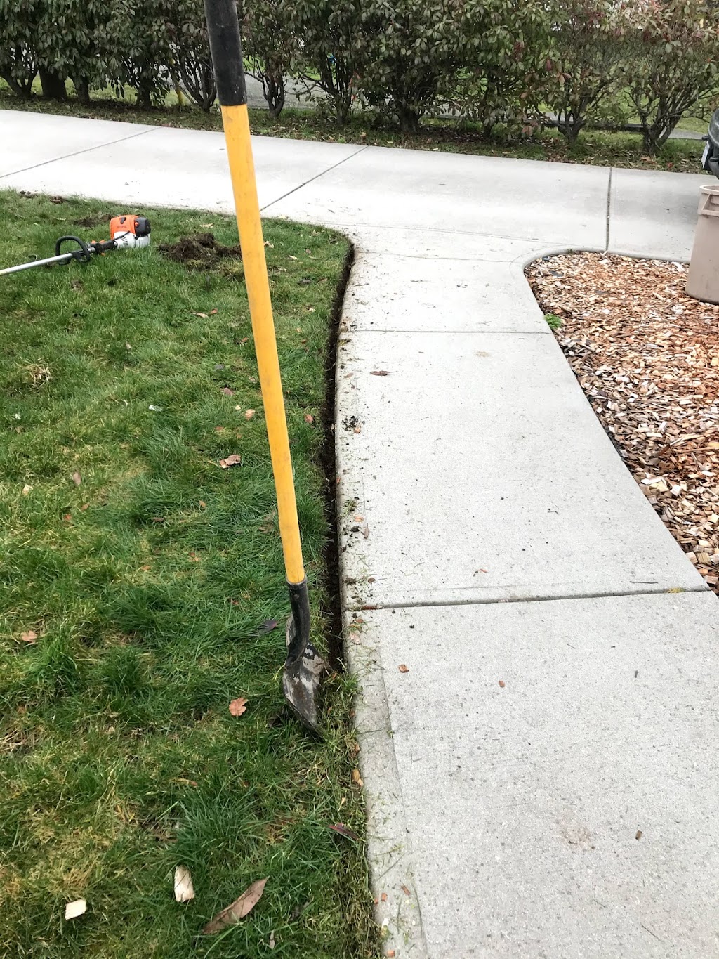Roots By Ross Yard Maintenance & Services | 6033 Bear Hill Rd, Victoria, BC V9E 2J3, Canada | Phone: (250) 661-6014
