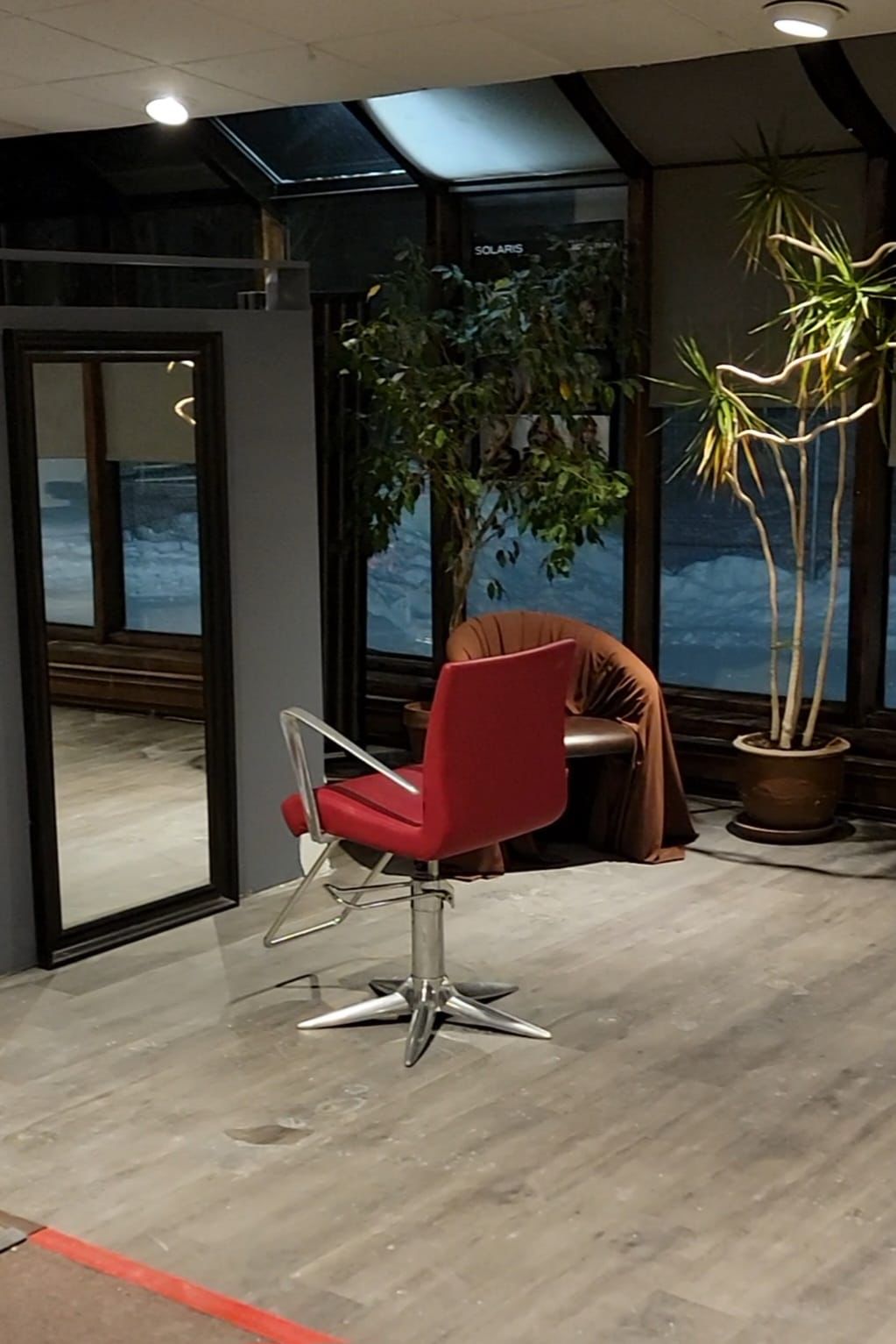 Chez Julia Beauté | 1631 Rue de Salaberry Suite # 103, Montreal, QC H3M 1K3, Canada | Phone: (438) 988-5000