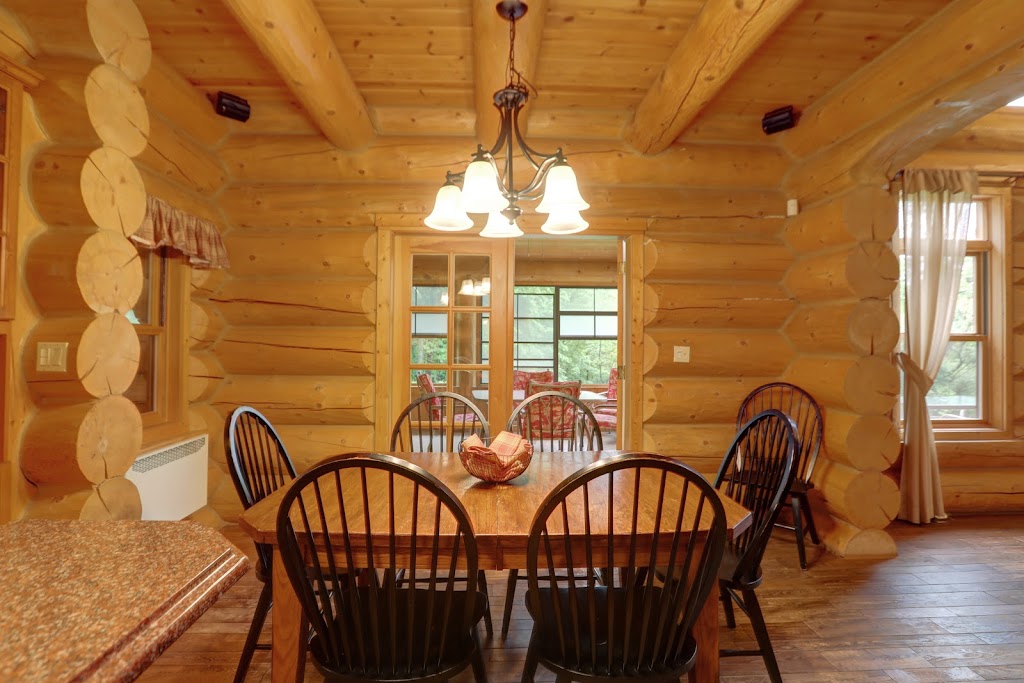 Chalet no. 10 by Fiddler Lake Resort® (Ours-Bear) | 3 Chem. du Geai-Bleu, Mille-Isles, QC J0R 1A0, Canada | Phone: (800) 721-0371