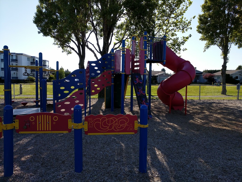 Tulista Park | 9565 Fifth St, Sidney, BC V8L 2W5, Canada | Phone: (250) 656-1034