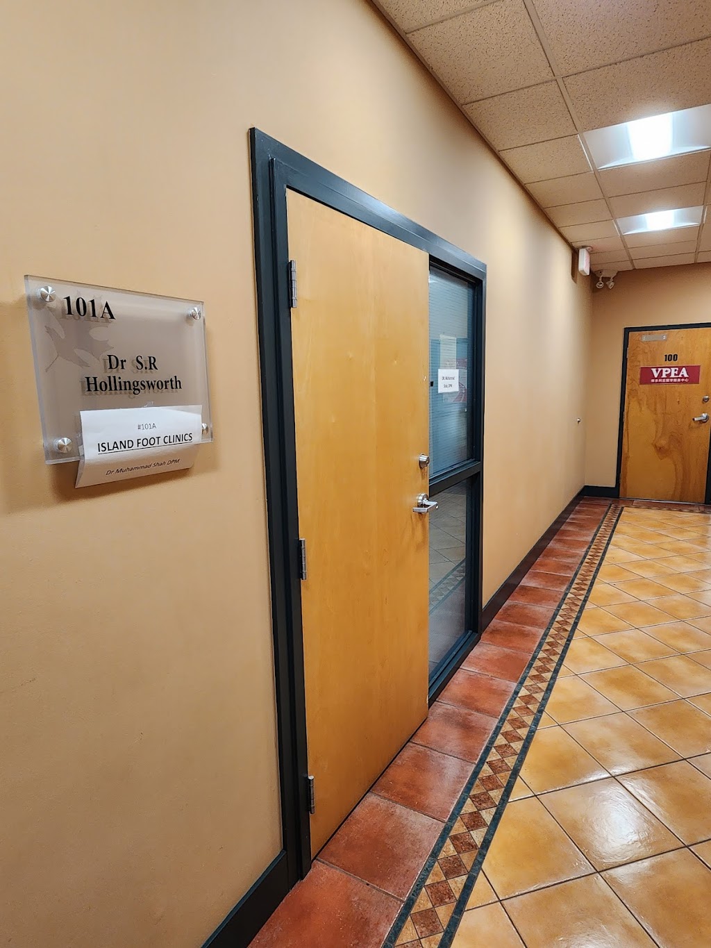 Island Foot Clinics – Victoria | 3550 Saanich Rd #101a, Victoria, BC V8X 1X2, Canada | Phone: (250) 385-3668