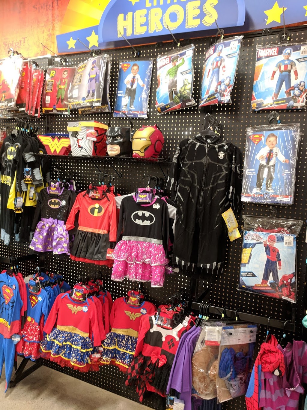 Spirit Halloween | 5100 Erin Mills Pkwy, Mississauga, ON L5M 4Z5, Canada | Phone: (866) 586-0155