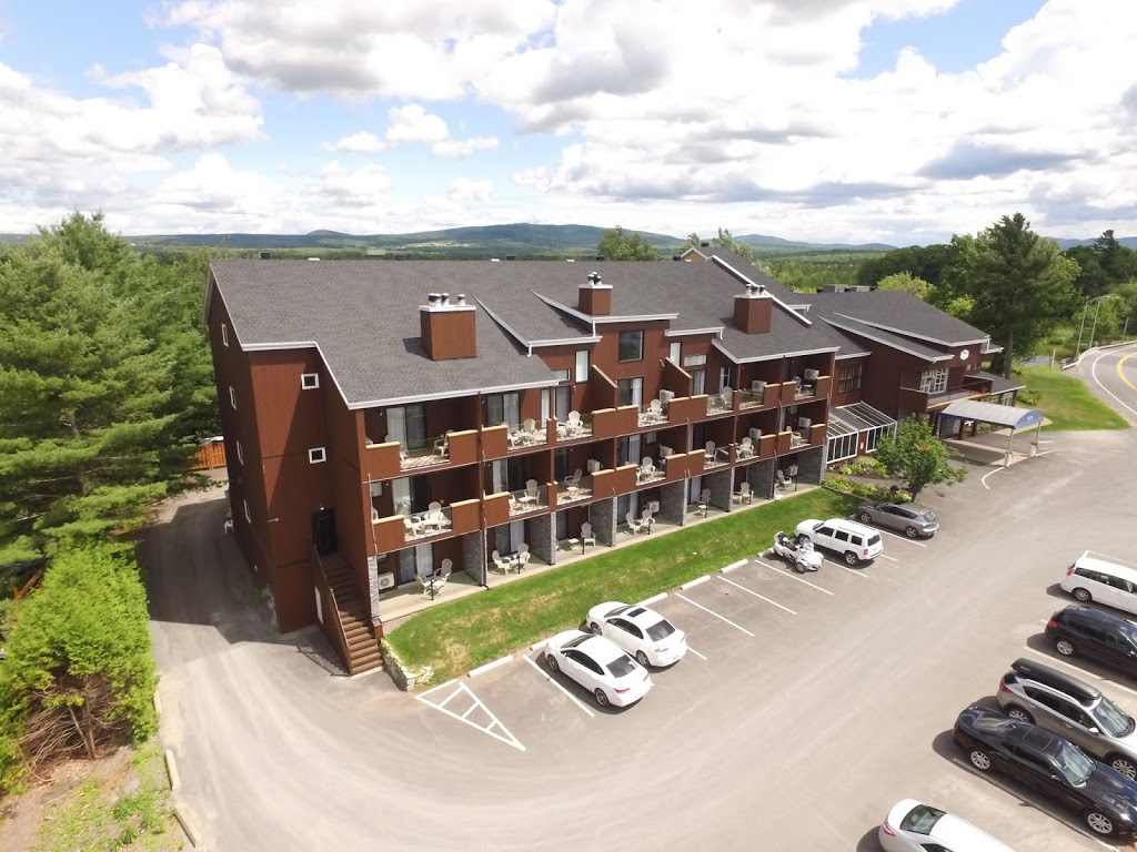 Hôtel Suites Lac-Brome | 572 Chemin Lakeside, Foster, QC J0E 1R0, Canada | Phone: (888) 922-0404