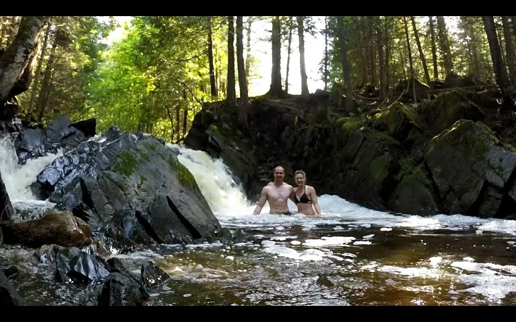 Chalets - Camping - Spa- "Pignons rouges" | 178 Chemin Beauchesne, Saint-Romain, Quebec, QC G0Y 1L0, Canada | Phone: (418) 486-2811
