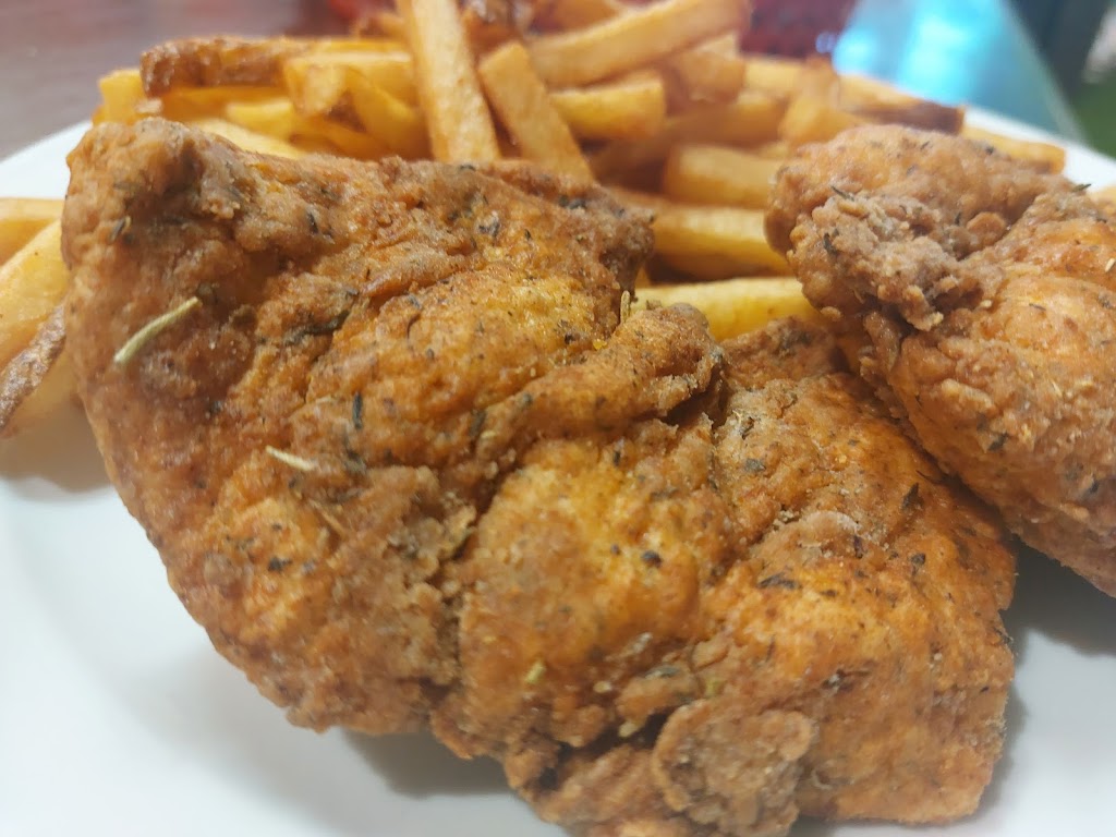 Dingers Dive | 500 Main st Down East mall, Montague, PE C0A 1R0, Canada | Phone: (902) 361-3483