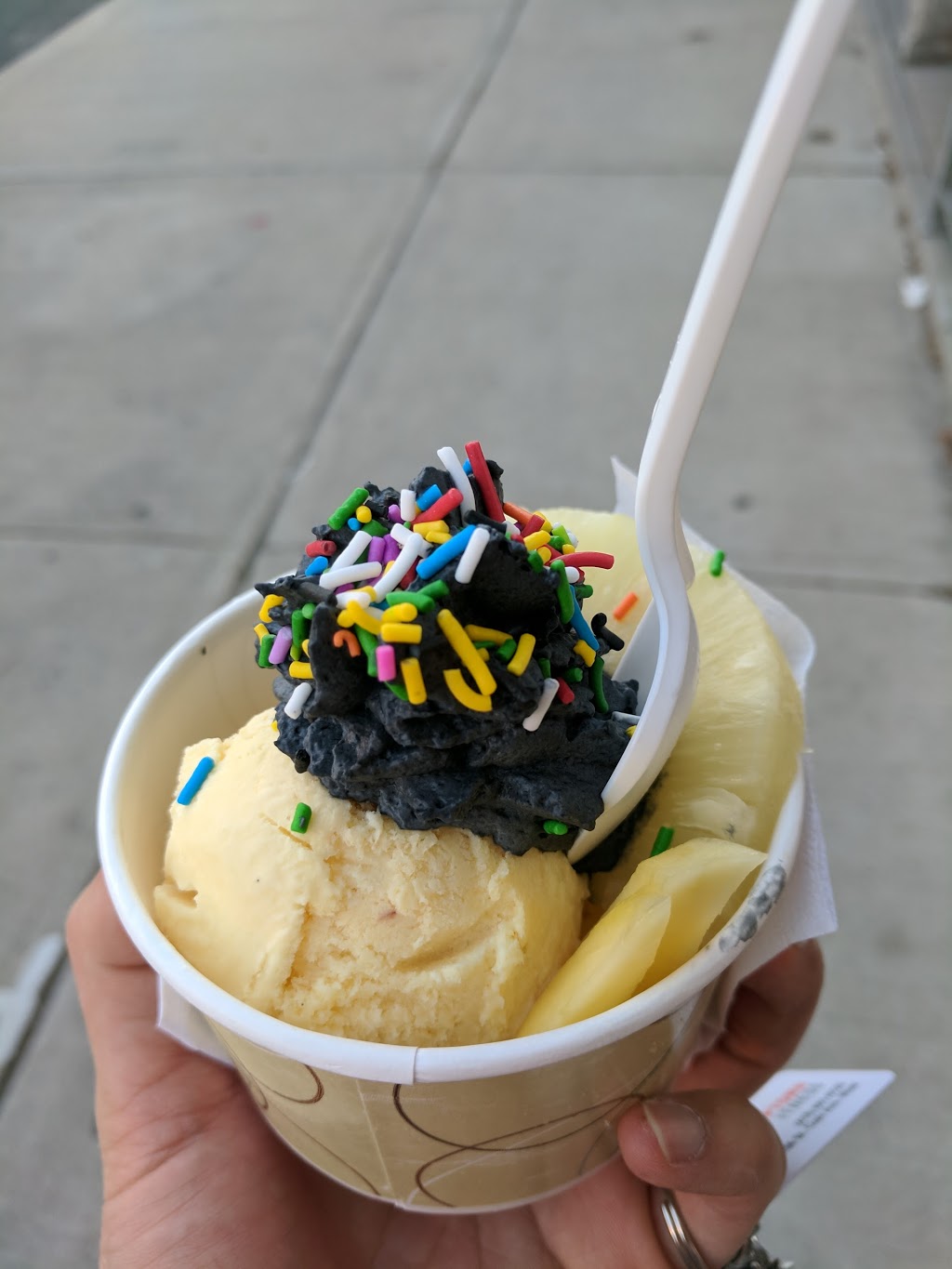 Jr. Sweets | 522 Oakwood Ave, York, ON M6E 2X1, Canada | Phone: (416) 913-0110
