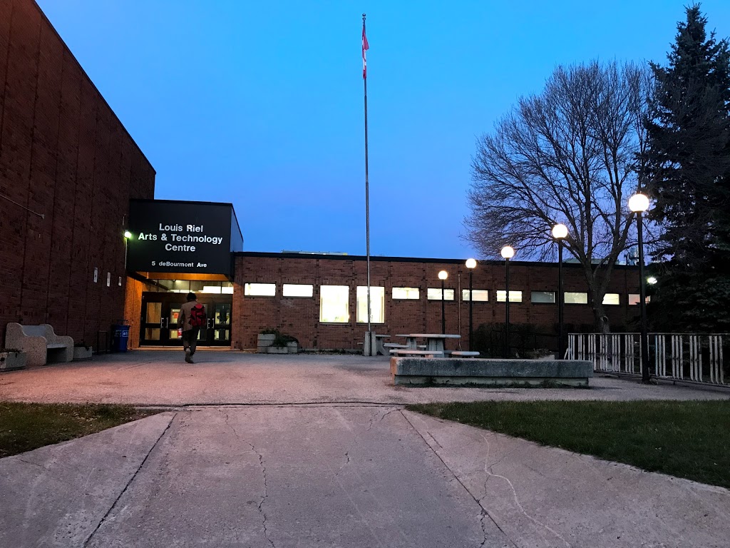 Louis Riel Arts and Technology Centre | 5 De Bourmont Ave, Winnipeg, MB R2J 1J9, Canada | Phone: (204) 237-8951