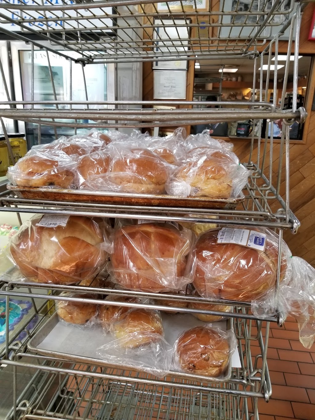 Gunns Bakery | 247 Selkirk Ave, Winnipeg, MB R2W 2L5, Canada | Phone: (204) 582-2364