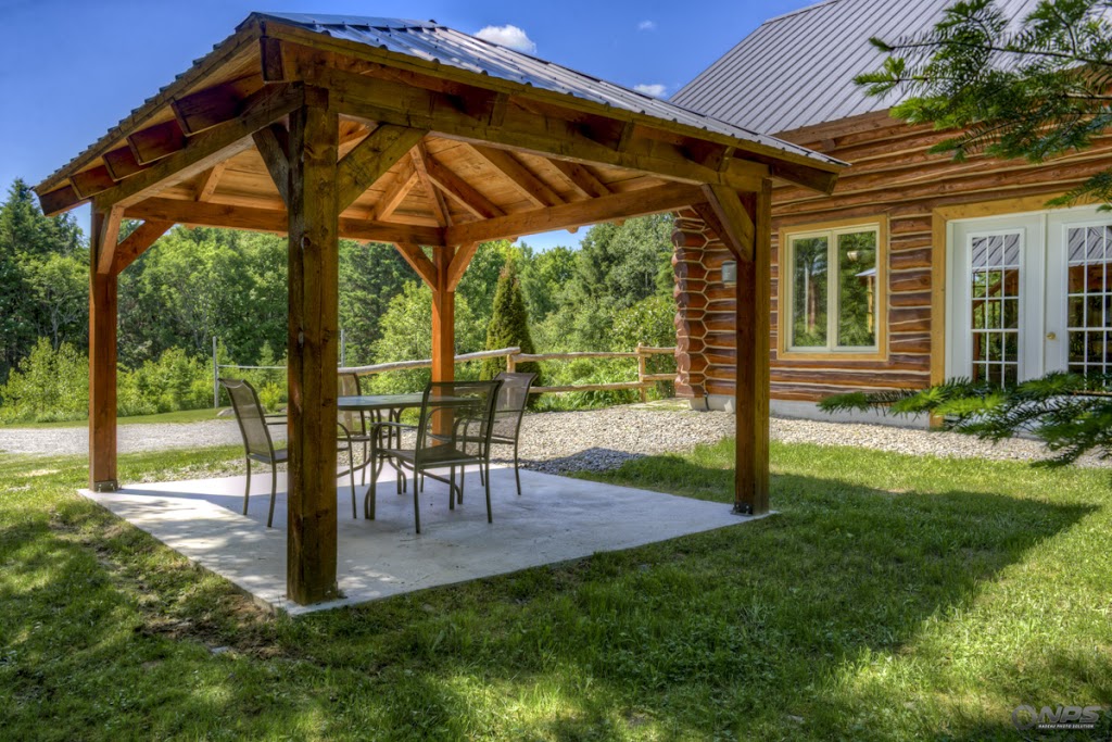 Le Chalet du Randonneur | 40 Route de lÉglise, Notre-Dame-des-Bois, QC J0B 2E0, Canada | Phone: (819) 888-2785