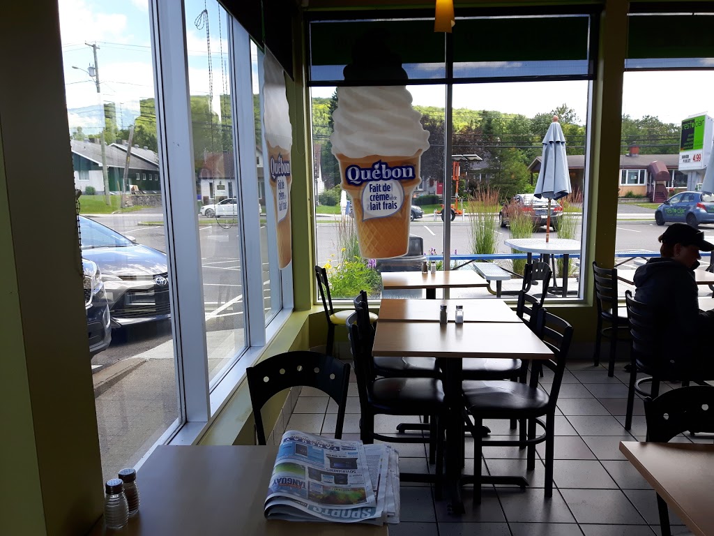 Resto-Clair | 911 Rue Jacques-Bédard, Québec, QC G2N 1E1, Canada | Phone: (418) 849-0079