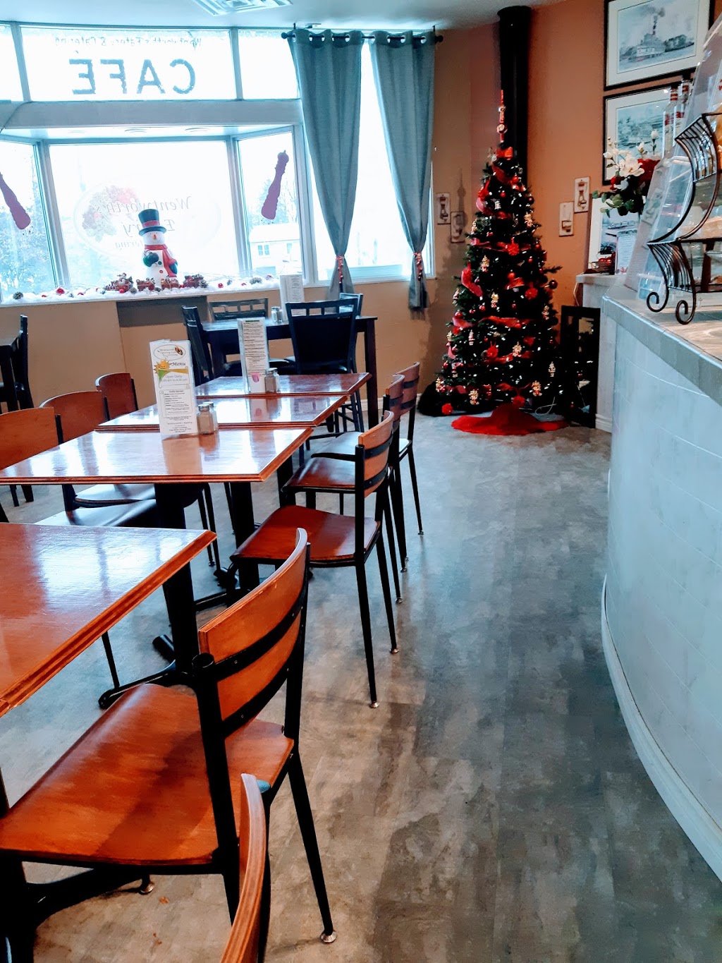 Victoria Village Manor | 78 Ross St, Barrie, ON L4N 1G3, Canada | Phone: (705) 728-3456