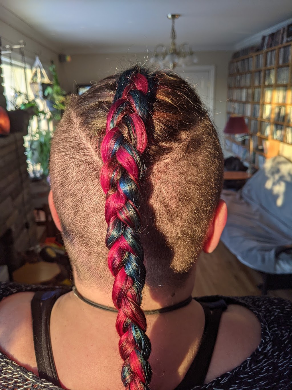 Hairs Hapnan | 36 Mary St W, Huntsville, ON P1H 1V3, Canada | Phone: (705) 571-1683