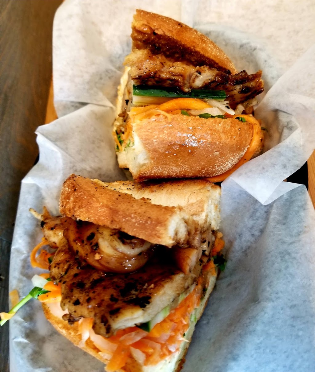 Sandwicherie Sue | 2660 Rue Beaubien E, Montréal, QC H1Y 1G7, Canada | Phone: (514) 629-8783
